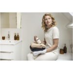 Bougie parfumée WELLmark Let' s Get Cozy de 650 g - parfum bois de cèdre – Image 7